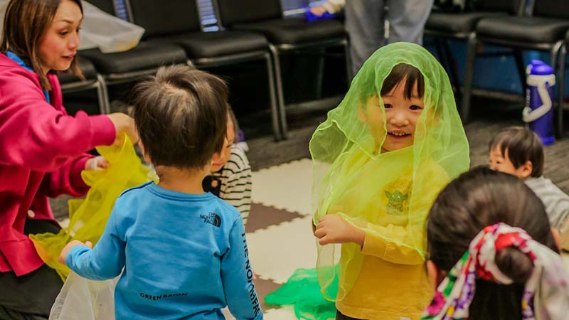 Parent and babies English program. Christmas Event.